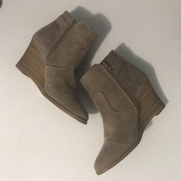Beige Maurices 3” Heeled Ankle Boots Size 7 - Picture 1 of 4